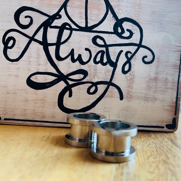 Silver metal gauge plugs - Picture 2 of 3